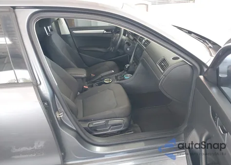 2015 Volkswagen Passat 1.8T S z USA, uszkodzony, nr VIN 1VWAT7A37FC091544